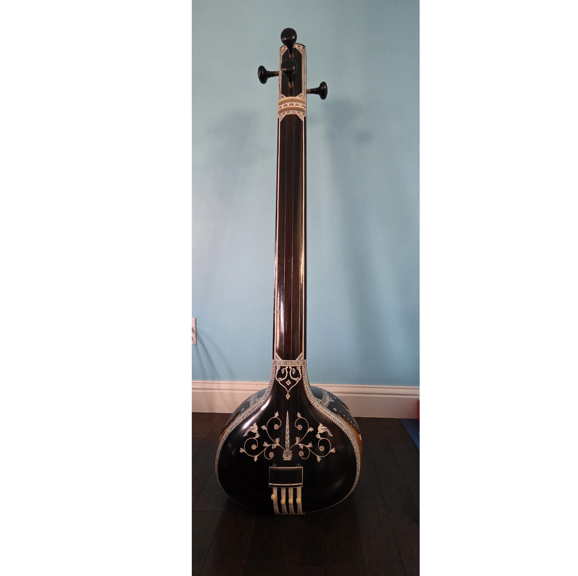 /media/n1olheb1/tanpura.jpg